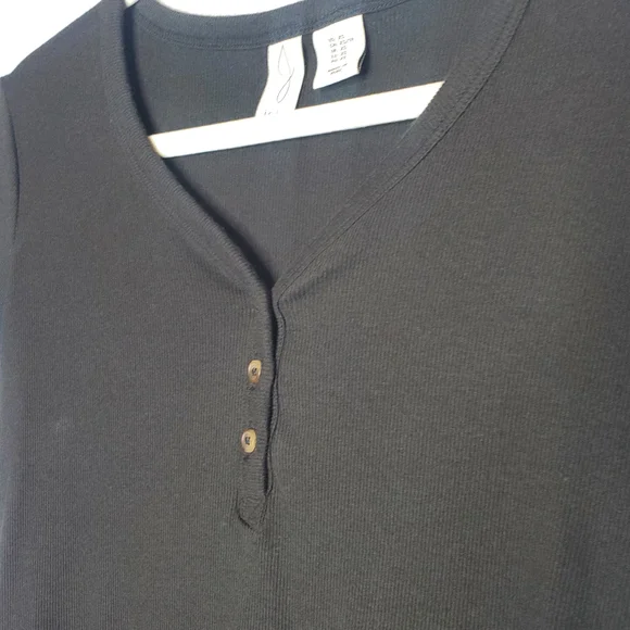 Joie Black Casual Henley Top - Picture 2 of 4